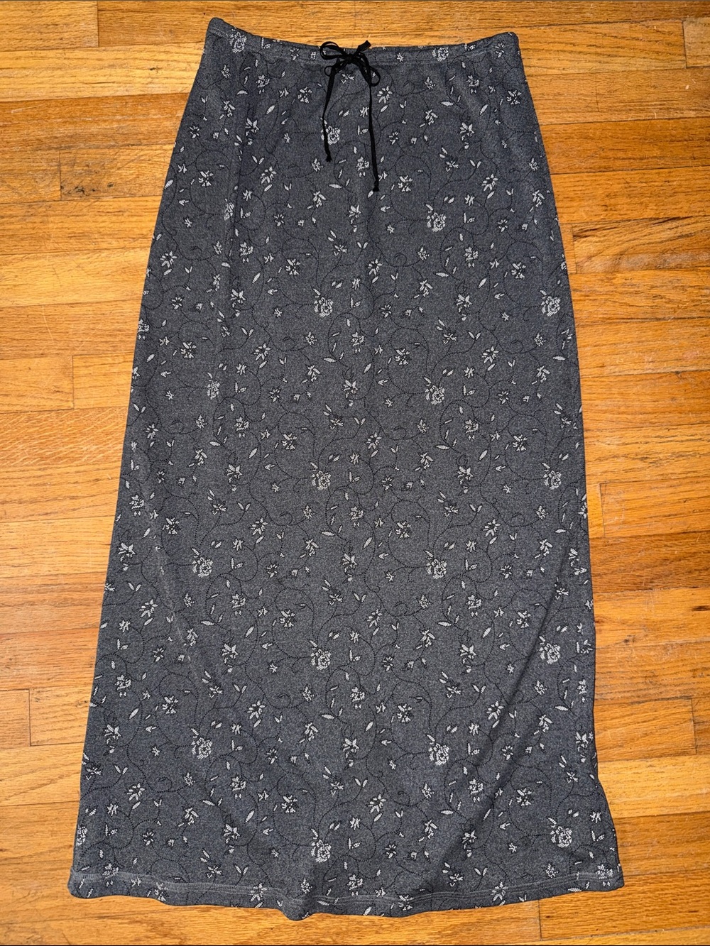 •JOHNPAULRICHARD•CHARCOAL GRAY DITSY FLORAL PATTERN MAXI SKIRT (PETITE MEDIUM) - Picture 10 of 10